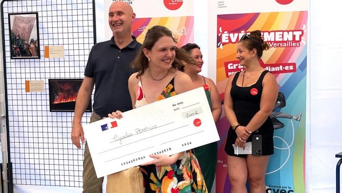 Gala de création étudiante - remise de prix à une lauréate